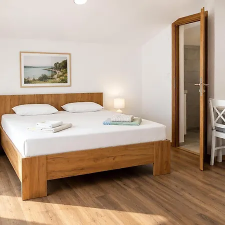 Appartement Stunning In Smokvica With Wifi