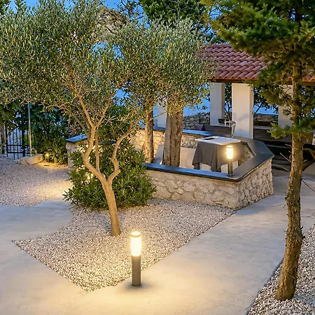 Stunning In Smokvica With Wifi Smokvica (Pag)